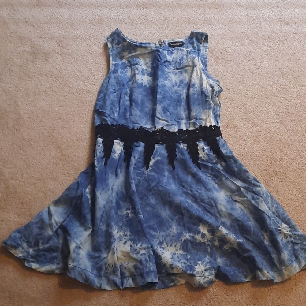 Dress‎
